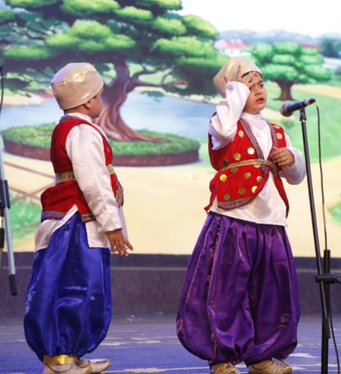 Excellence in the Spotlight Section GOmtinagar Jnr